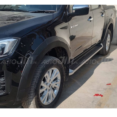 Isuzu D-Max 2026 Matte Black Over Fender